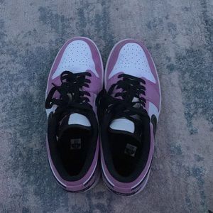 Jordan 1 low Violet Shock